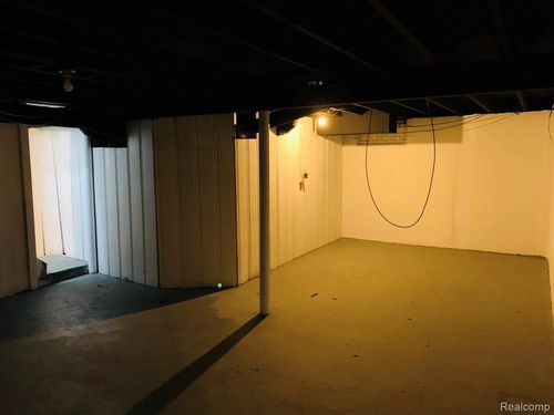 19790 Lahser Rd, Detroit, MI, 48219-1837 | Card Image