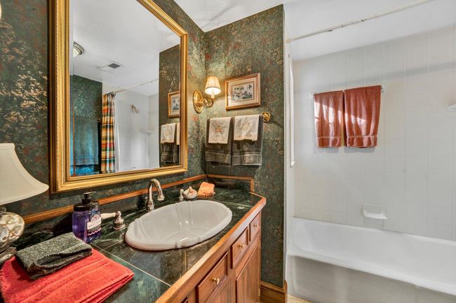 Full Bath Hallway | Image 47