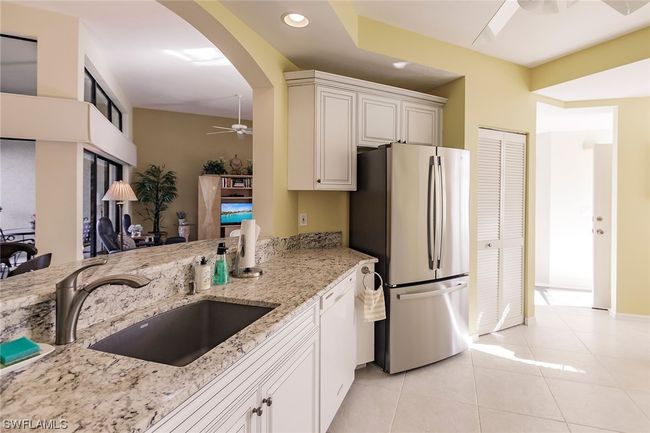 C-302 - 7048 Pelican Bay Boulevard, Condo with 2 bedrooms, 2 bathrooms and null parking in NAPLES FL | Image 11