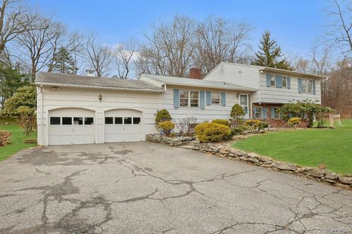 14 Aspen Way, Thornwood, NY, 10594-1801 | Card Image