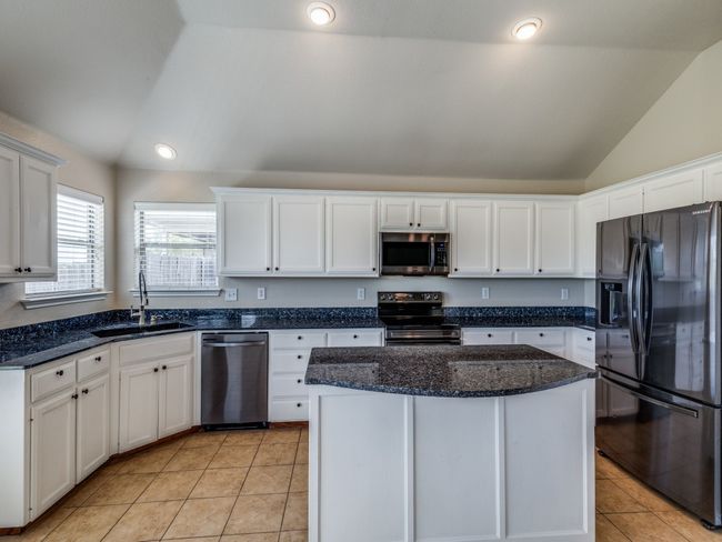 1213 Round Pen Run, House other with 3 bedrooms, 2 bathrooms and null parking in Haslet TX | Image 12