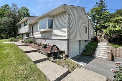 9 Hickory St, Highland Mills, NY, 10930-5143 | Card Image