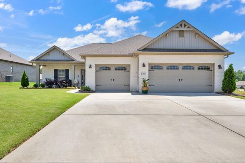 1707 Meadowbrook Ln Se, Cullman, AL, 35055-9542 | Card Image