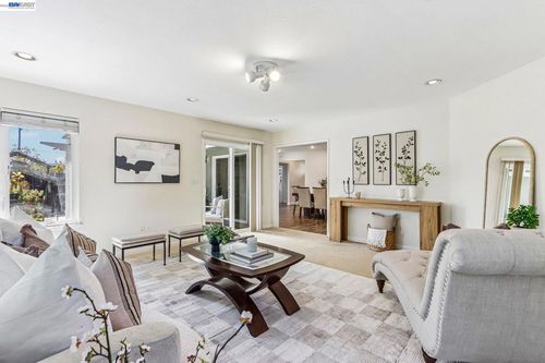 360 N I St, Livermore, CA, 94551-3810 | Card Image