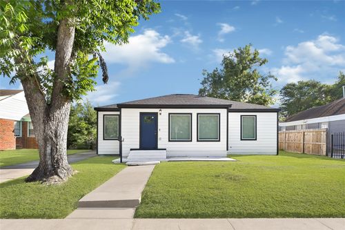 6431 Lawndale St, Houston, TX, 77023-3902 | Card Image