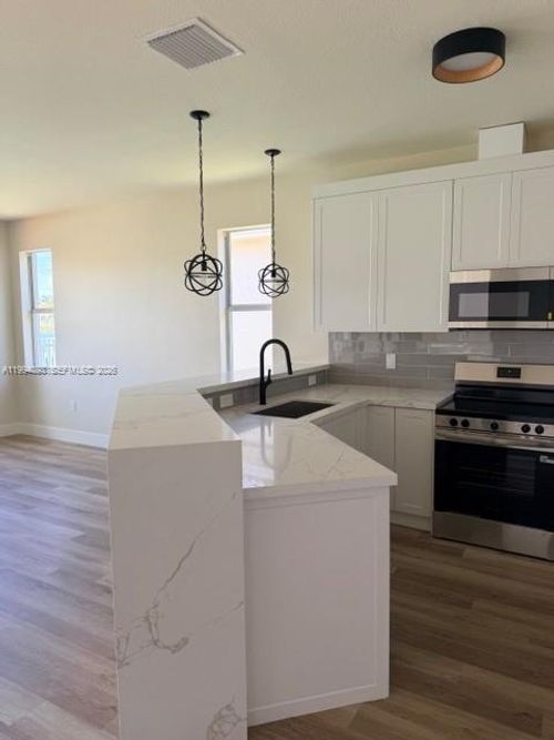 3711-3711 Ne 23rd Ct, Homestead, FL, 33033-5139 | Card Image