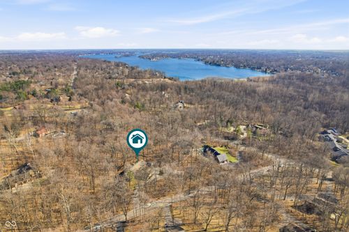 8245 Mud Creek Rd, Indianapolis, IN, 46256-9704 | Card Image