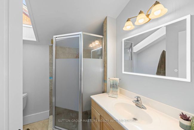 21 Alwington Ave, House other with 5 bedrooms, 2 bathrooms and 4 parking in Kingston ON | Image 26