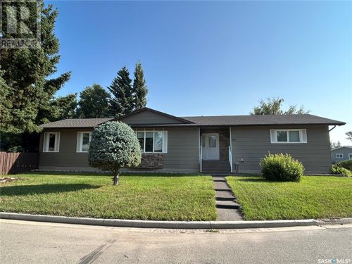 1294 Veterans Cres, Estevan, SK, S4A2E1 | Card Image