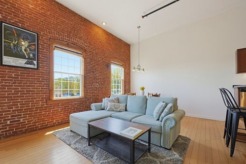 cph9-1511 Main St, Worcester, MA, 01603-1278 | Card Image