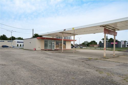 1001 N Keller Dr, Effingham, IL, 62401 | Card Image