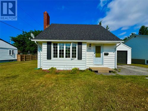 132 Elizabeth Dr, Gander, NL, A1V1H1 | Card Image