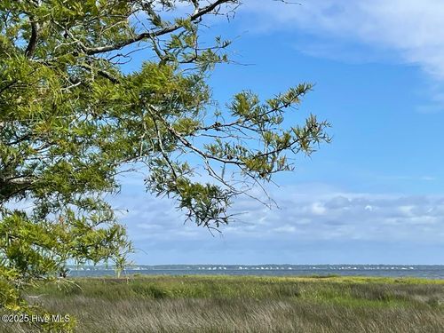 98-239 Garbacon Dr, Beaufort, NC, 28516-2345 | Card Image