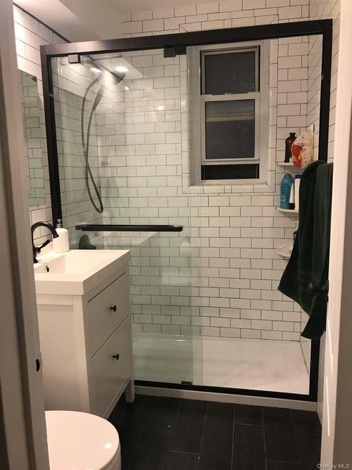 apt-3e-20915 18th Ave, Bayside, NY, 11360-1407 | Card Image
