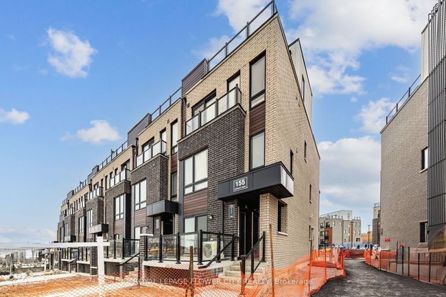 2 - 155 Tapscott Rd, Condo with 2 bedrooms, 1 bathrooms and null parking in Toronto ON | Image 5