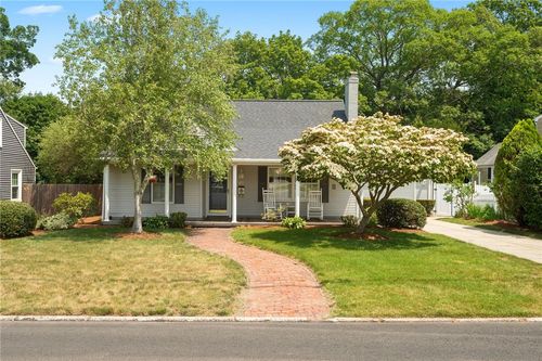 63 Pinecrest Dr, Pawtucket, RI, 02861-1520 | Card Image