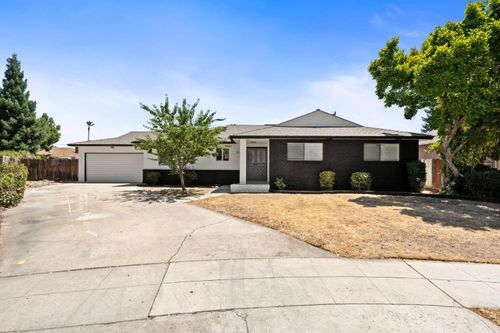 5680 N Augusta St, Fresno, CA, 93710-6119 | Card Image