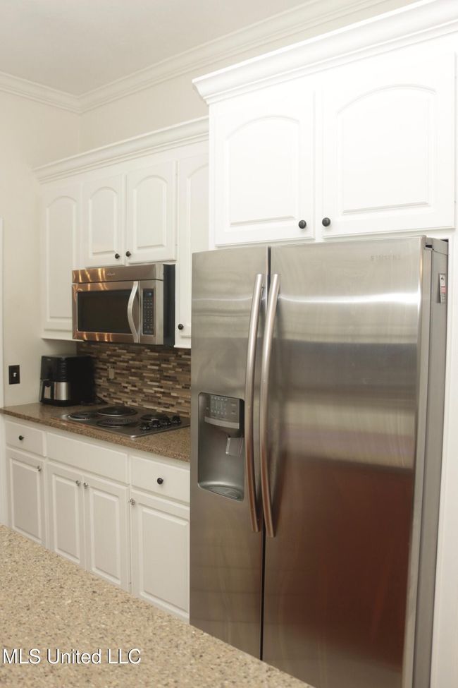 Kitchen | Image 10