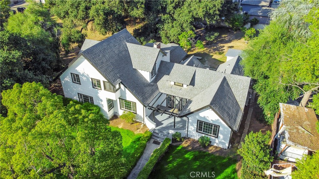 Residential Lease in Altadena 4