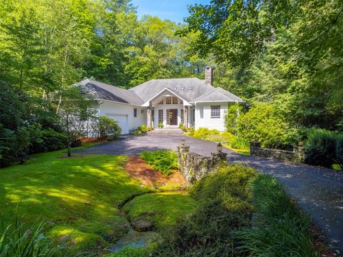 220 Pipers Ct, Highlands, NC, 28741-6632 | Card Image