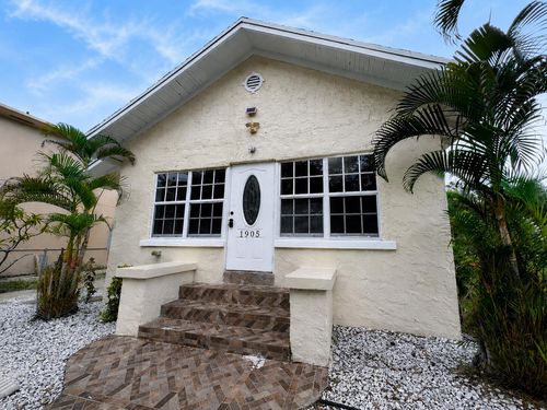 1905 Monroe St, Hollywood, FL, 33020-5035 | Card Image
