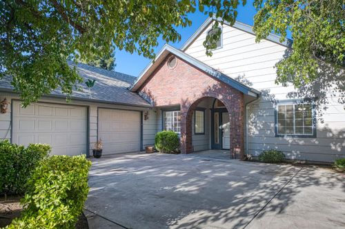 7258 N Channing Way, Fresno, CA, 93711-0486 | Card Image