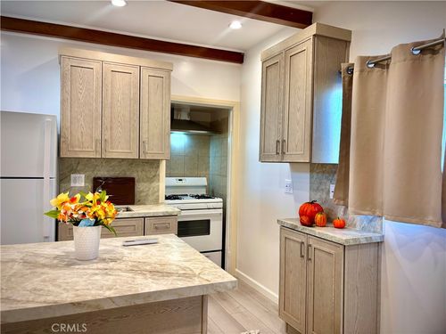 1533 N Naomi, Burbank, CA, 91505 | Card Image