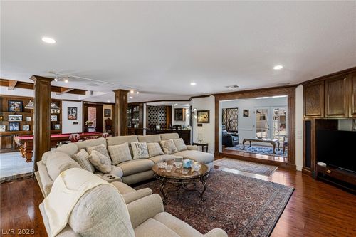 221 Dalmatian Ln, Las Vegas, NV, 89107-2304 | Card Image