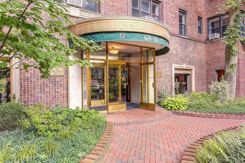 207-69-10 Yellowstone Boulevard, New York, NY, 11375 | Card Image