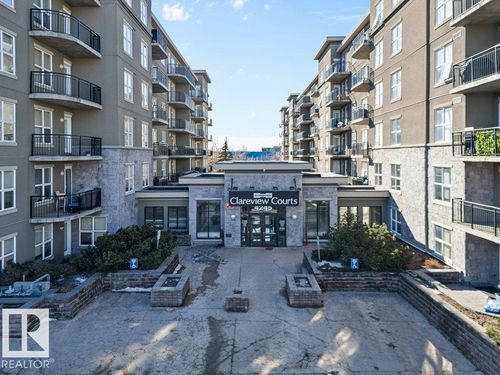 4245 139 Ave Nw, Edmonton, AB, T5Y3E8 | Card Image