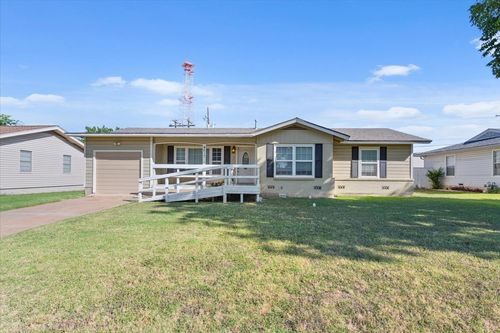 4617 Colonial Ave, Waco, TX, 76710-4613 | Card Image
