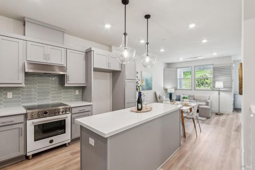 218 Verandah Ave, Novato, CA, 94945-1130 | Card Image