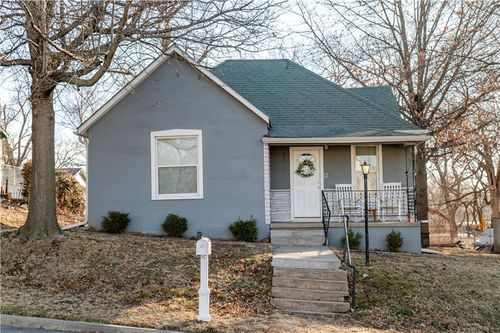 1018 10th St, Atchison, KS, 66002-1353 | Card Image