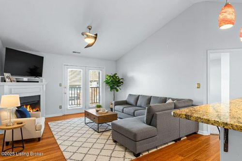 unit-203-8002 Magnolia Ridge Ct, Louisville, KY, 40291-6765 | Card Image