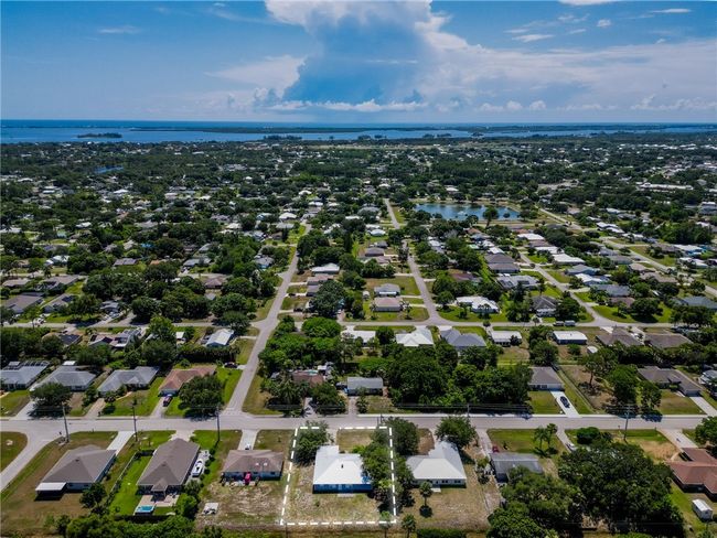 442 Fleming St, House other with 3 bedrooms, 2 bathrooms and null parking in SEBASTIAN FL | Image 30