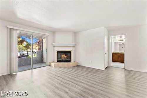 276-2606 S Durango Dr, Las Vegas, NV, 89117-2650 | Card Image