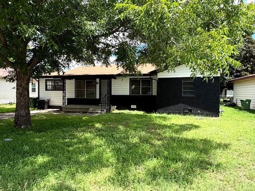 780 Betty Ln, Hurst, TX, 76053-6411 | Card Image