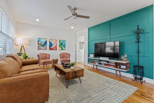 407 Nw H St, Bentonville, AR, 72712-5100 | Card Image