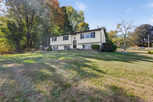 7 Mount Rose Rd, Marlboro, NY, 12542-5214 | Card Image