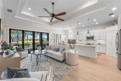 9096 Isla Bella Cir, BONITA SPRINGS, FL, 34135-7197 | Card Image