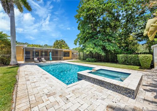 6611 Sw 63rd Ave, South Miami, FL, 33143-3322 | Card Image
