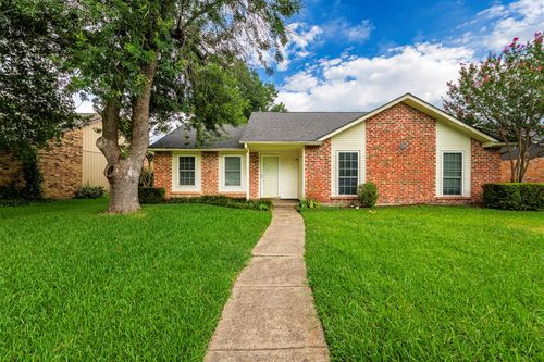 128 Kingsbridge Dr, Garland, TX, 75040-3513 | Card Image