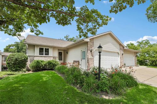 3 Fairview Trl, Waunakee, WI, 53597-2730 | Card Image