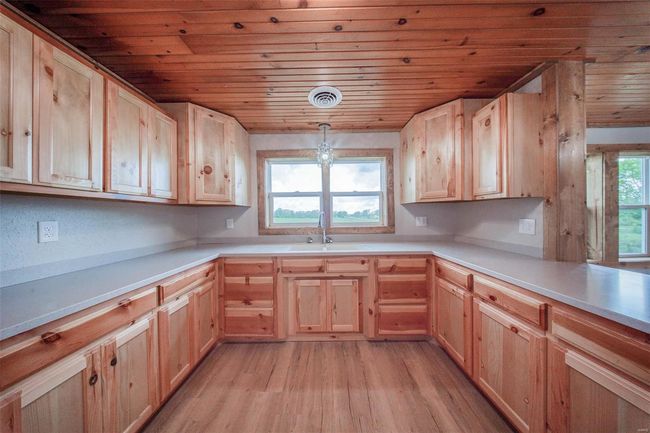 18798 Highway 32, House other with 3 bedrooms, 2 bathrooms and null parking in Licking MO | Image 5