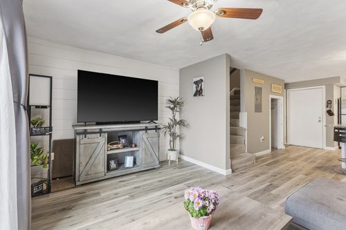 6-12 Summit Ave, Beverly, MA, 01915-4880 | Card Image