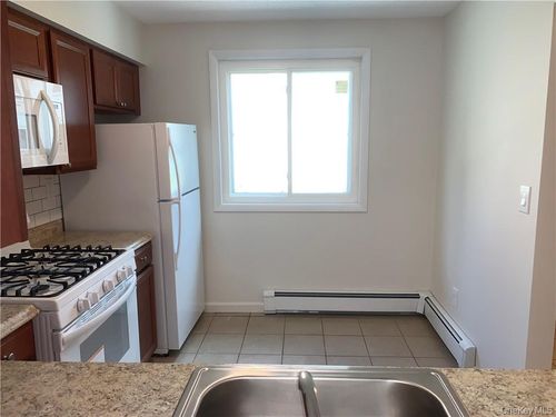 apt-c4-85 N Middletown Rd, Nanuet, NY, 10954-1949 | Card Image
