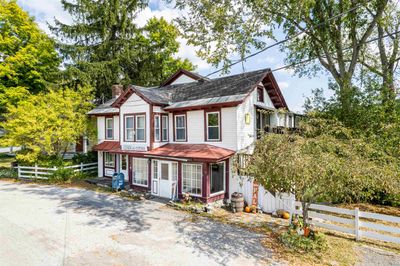 11 On The Green Street, House other with 2 bedrooms, 1 bathrooms and null parking in Poultney VT | Image 3