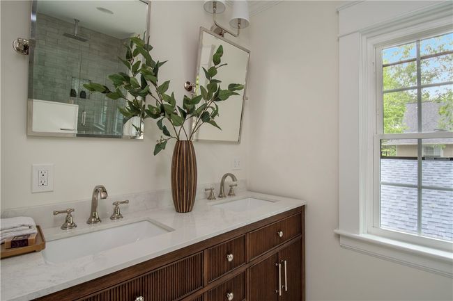 175 Freeman Pkwy, House other with 5 bedrooms, 4 bathrooms and 5 parking in Providence RI | Image 30