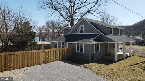 699 S Front St, LIVERPOOL, PA, 17045-9740 | Card Image
