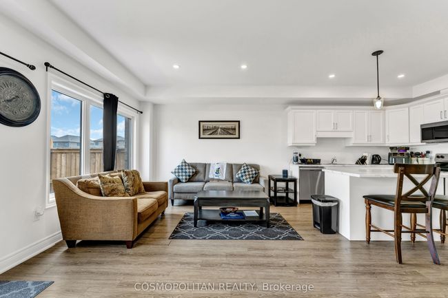 10 Spring Crest Way, House attached with 3 bedrooms, 3 bathrooms and 1 parking in Thorold ON | Image 8